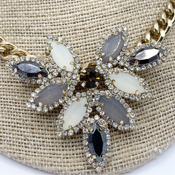 Cara NY sparkling marquis rhinestone flower chunky gold chain statement necklace - Picture 2 of 11